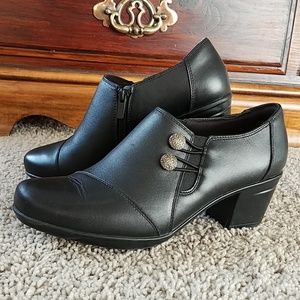Clark's black leather bootie